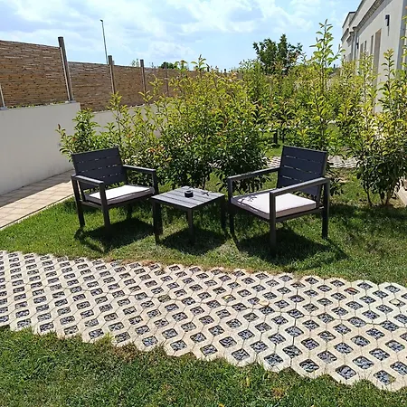 Giardino Romanelli בית הארחה 3*